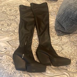 Size UK 5 US8 EU38 pull and bear